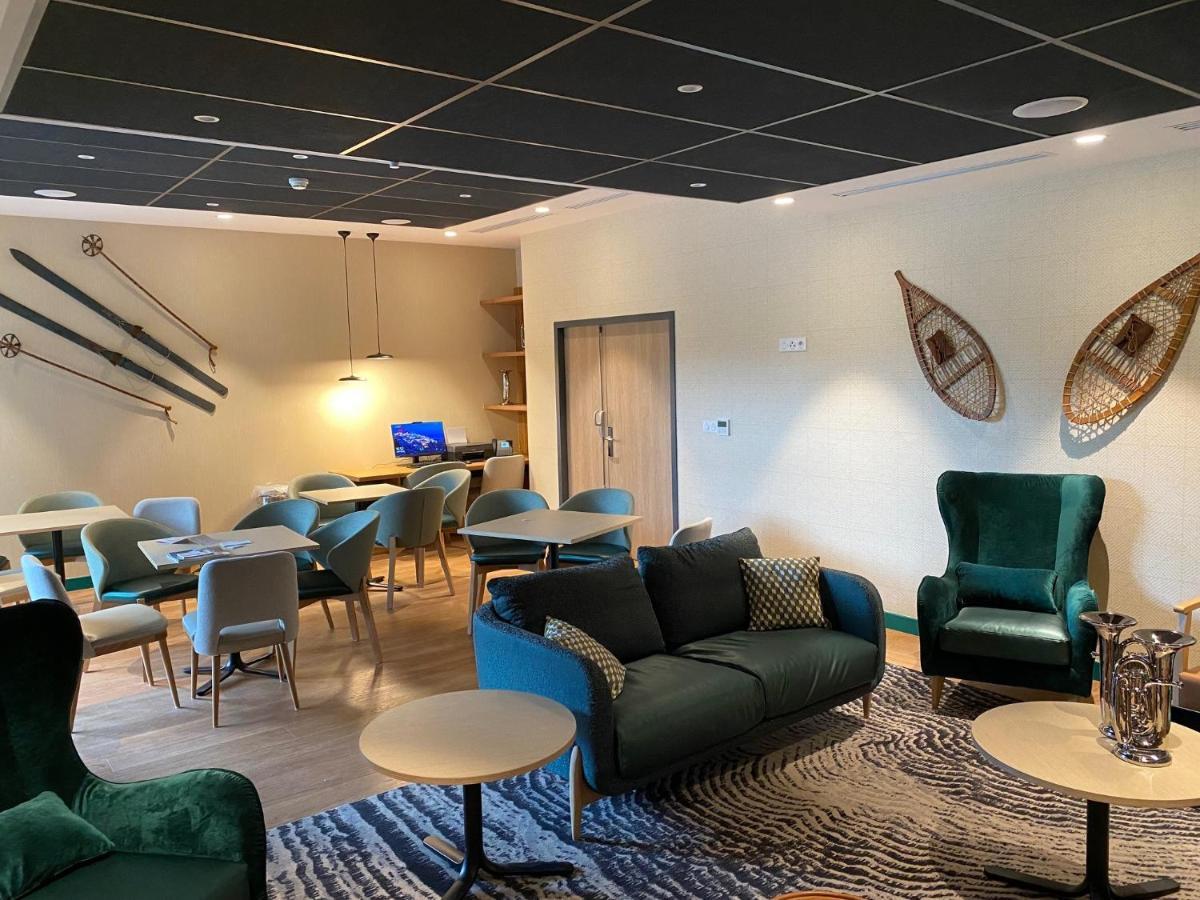 Aparthotel Domitys L'Horologia Cluses Esterno foto